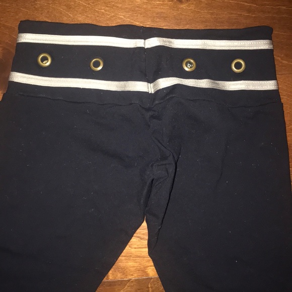 Luxe Yoga Capri legging Gloss Army - Picture 4 of 4